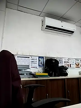 Snapshot of Desi_Londa_143 chatting on 10, 11, 2025 Desi Londa 143 online show from 10, 11, 2025