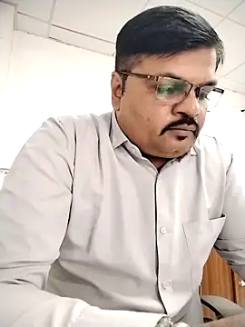 Snapshot of Desi_Londa_143 chatting on 24, 11, 2025 Desi Londa 143 online show from 24, 11, 2025