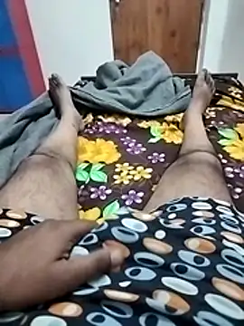 Snapshot of Desi_Londa_143 chatting on 25, 11, 2025 Desi Londa 143 online show from 25, 11, 2025