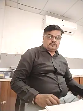 Snapshot of Desi_Londa_143 chatting on 3, 12, 2025 Desi Londa 143 online show from 3, 12, 2025