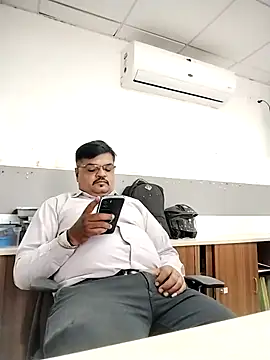 Desi Londa 143 online show from 5, 12, 2025