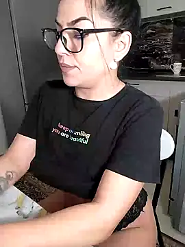 hot-babygirl online show from 4, 2, 2025