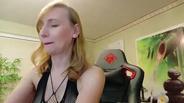 HotLana69 online show from 10, 2, 2025