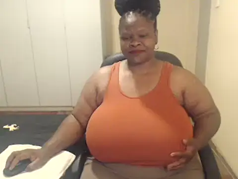 Snapshot of sweetnoziexx chatting on 7, 2, 2025 sweetnoziexx online show from 7, 2, 2025
