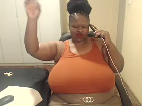 Snapshot of sweetnoziexx chatting on 7, 2, 2025 sweetnoziexx online show from 7, 2, 2025