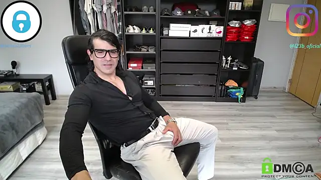 samricci21 online show from 8, 4, 2026