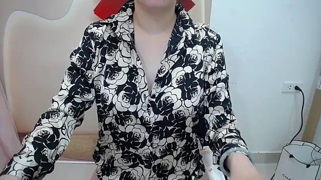 Snapshot of Leiershery chatting on 9, 10, 2025 Leiershery online show from 9, 10, 2025