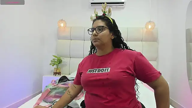 DanielleEvans  online show from 1, 12, 2025