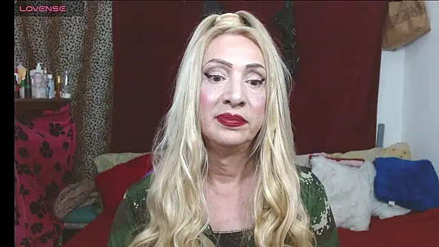 Snapshot of elena_evans chatting on 15, 6, 2026 elena evans online show from 15, 6, 2026