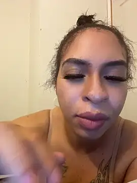 Snapshot of mellowyelloo chatting on 22, 7, 2026 mellowyelloo online show from 22, 7, 2026