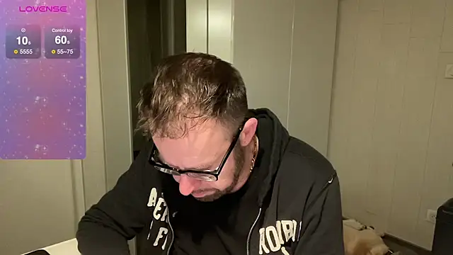 Snapshot of FABIOGLASSES chatting on 5, 2, 2025 FABIOGLASSES online show from 5, 2, 2025