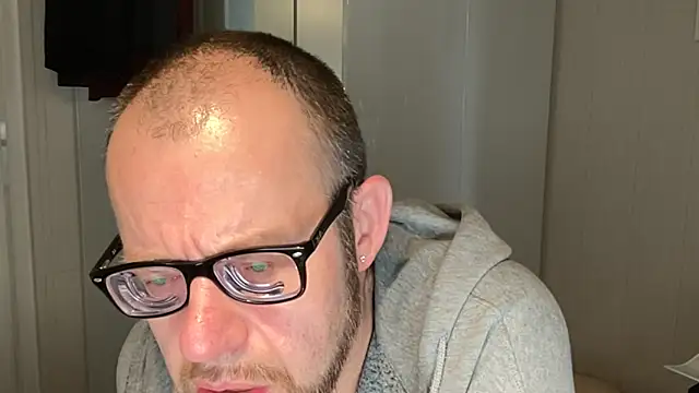 Snapshot of FABIOGLASSES chatting on 16, 11, 2025 FABIOGLASSES online show from 16, 11, 2025