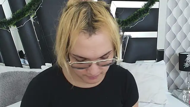 Snapshot of katya_kozlov chatting on 10, 12, 2024 katya kozlov online show from 10, 12, 2024