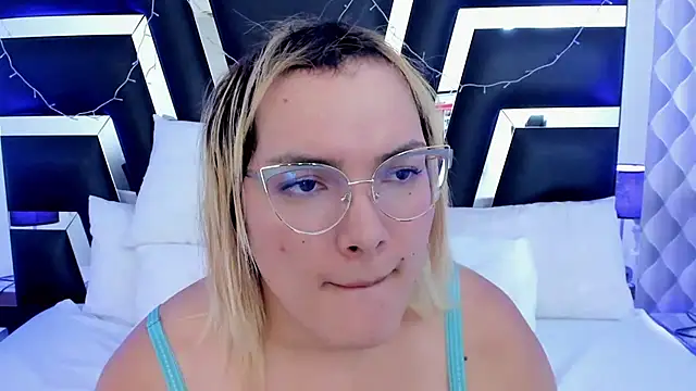 Snapshot of katya_kozlov chatting on 6, 3, 2025 katya kozlov online show from 6, 3, 2025