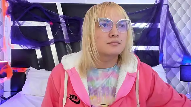 Snapshot of katya_kozlov chatting on 7, 11, 2025 katya kozlov online show from 7, 11, 2025