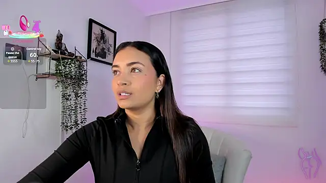 Snapshot of aisha_es chatting on 9, 7, 2026 aisha es online show from 9, 7, 2026