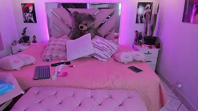 Karly moon online show from 15, 6, 2026
