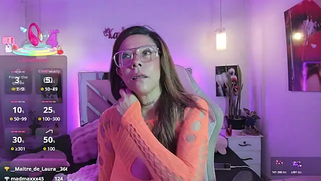 Karly moon online show from 19, 6, 2026