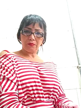 kelly dirty  online show from 8, 10, 2025