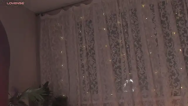 Ana Peachy  online show from 18, 11, 2025