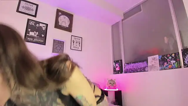 Snapshot of gothic_do11 chatting on 8, 3, 2025 gothic do11 online show from 8, 3, 2025