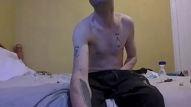 Snapshot of ThatGuyNextDoor1992 chatting on 5, 3, 2025 ThatGuyNextDoor1992 online show from 5, 3, 2025