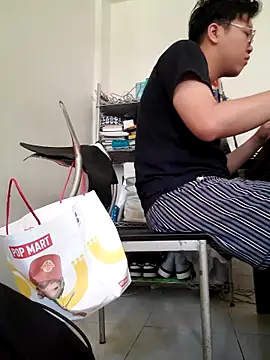 Snapshot of ksshp9502 chatting on 28, 9, 2025 ksshp9502 online show from 28, 9, 2025