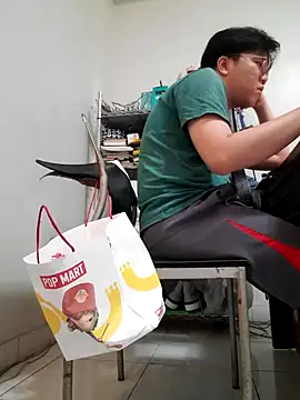 Snapshot of ksshp9502 chatting on 5, 10, 2025 ksshp9502 online show from 5, 10, 2025