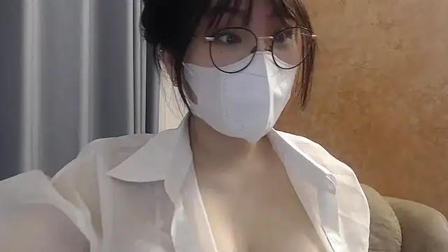 Snapshot of Onee-Chew chatting on 30, 12, 2024 Onee-Chew online show from 30, 12, 2024