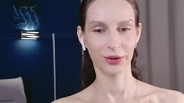 Mila Anders online show from 3, 4, 2026