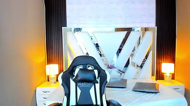 Linda4Petite online show from 28, 10, 2025