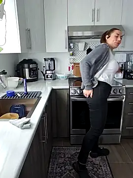 Ellie-L-Elizabeth online show from 13, 12, 2024