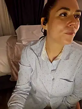 Ellie-L-Elizabeth online show from 5, 2, 2025