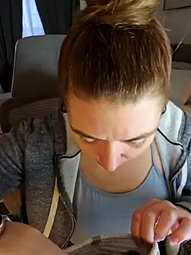 Ellie-L-Elizabeth online show from 11, 2, 2025