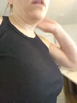 Snapshot of Ellie-L-Elizabeth chatting on 5, 7, 2026 Ellie-L-Elizabeth online show from 5, 7, 2026