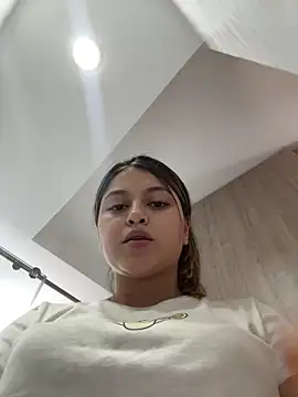 lunablossom  online show from 16, 12, 2024