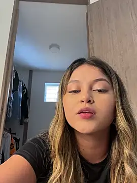 lunablossom  online show from 25, 12, 2024