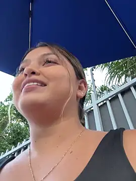 lunablossom  online show from 15, 1, 2025