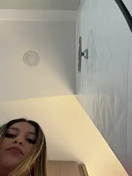 lunablossom  online show from 7, 2, 2025