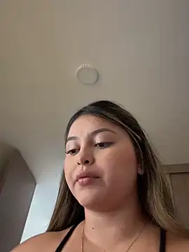 lunablossom  online show from 26, 11, 2025