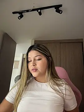 lunablossom  online show from 27, 3, 2026