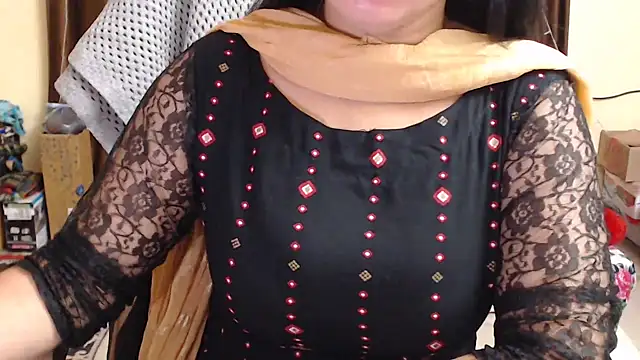 Snapshot of Naughty_Kashish chatting on 5, 3, 2025 Naughty Kashish online show from 5, 3, 2025