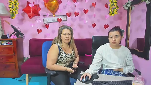 lesbiancuple online show from 11, 2, 2026