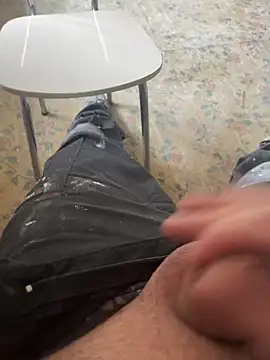 Snapshot of RenaudS-02 chatting on 12, 2, 2025 RenaudS-02 online show from 12, 2, 2025