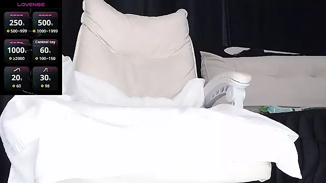 Snapshot of qianqian_ chatting on 28, 11, 2025 qianqian online show from 28, 11, 2025