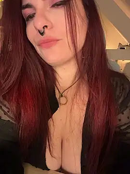 LunaMoongirl online show from 5, 1, 2026