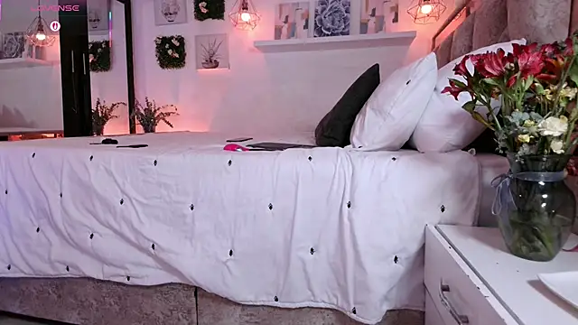 Dulce Morrys online show from 25, 9, 2025