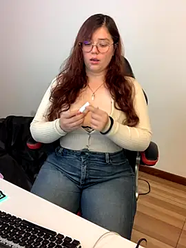 Snapshot of kayortiiz chatting on 13, 9, 2025 kayortiiz online show from 13, 9, 2025