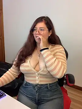 Snapshot of kayortiiz chatting on 16, 10, 2025 kayortiiz online show from 16, 10, 2025