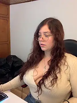 Snapshot of kayortiiz chatting on 18, 10, 2025 kayortiiz online show from 18, 10, 2025